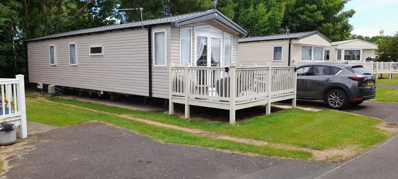 Belfry 2 - Luxury Spacious Family Caravan Edimburgo